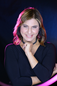 Cássia Farah  - Mestre de Cerimônia - Locutora